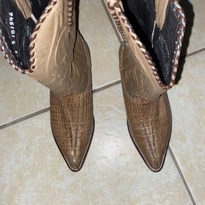 Cowboy caiman tail boots